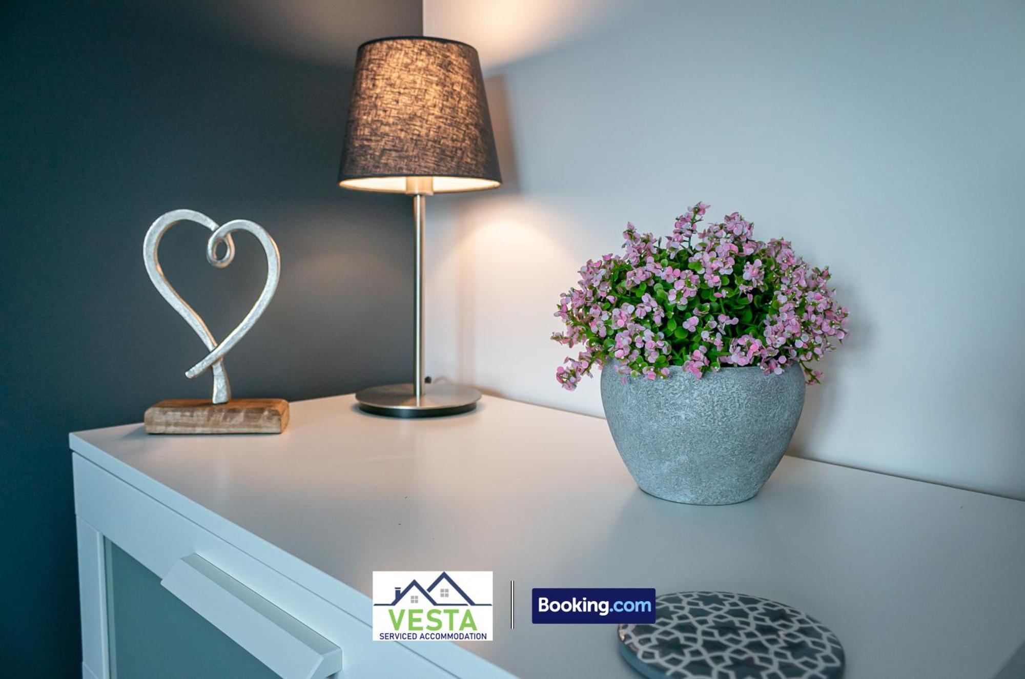 Three Bedroom Apartment By Vesta Serviced Accommodation & Short Lets Hatfield With Free Parking Luaran gambar