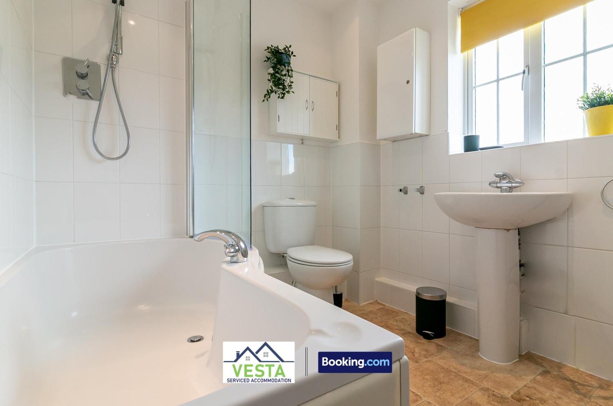 Three Bedroom Apartment By Vesta Serviced Accommodation & Short Lets Hatfield With Free Parking Luaran gambar