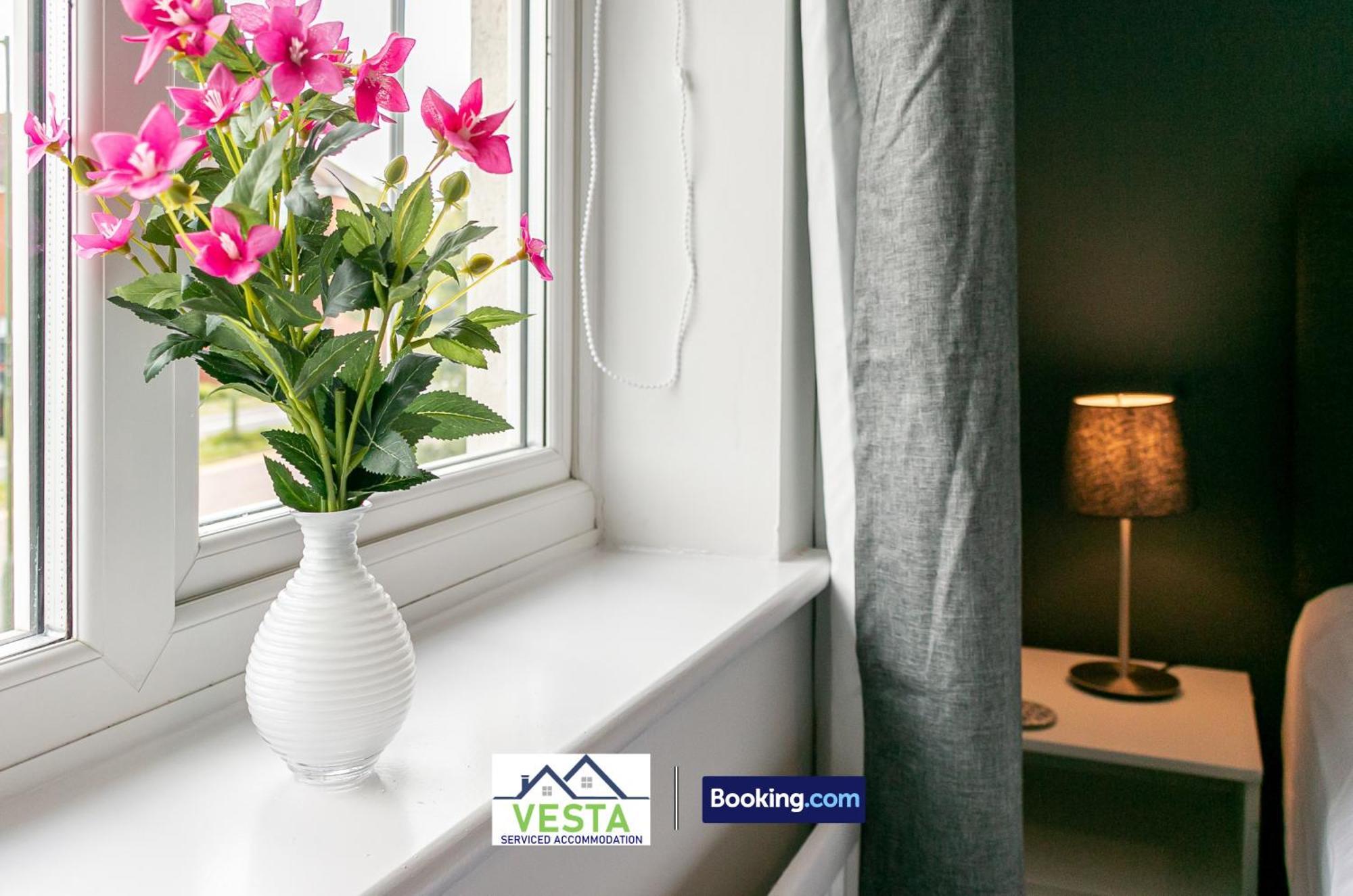 Three Bedroom Apartment By Vesta Serviced Accommodation & Short Lets Hatfield With Free Parking Luaran gambar