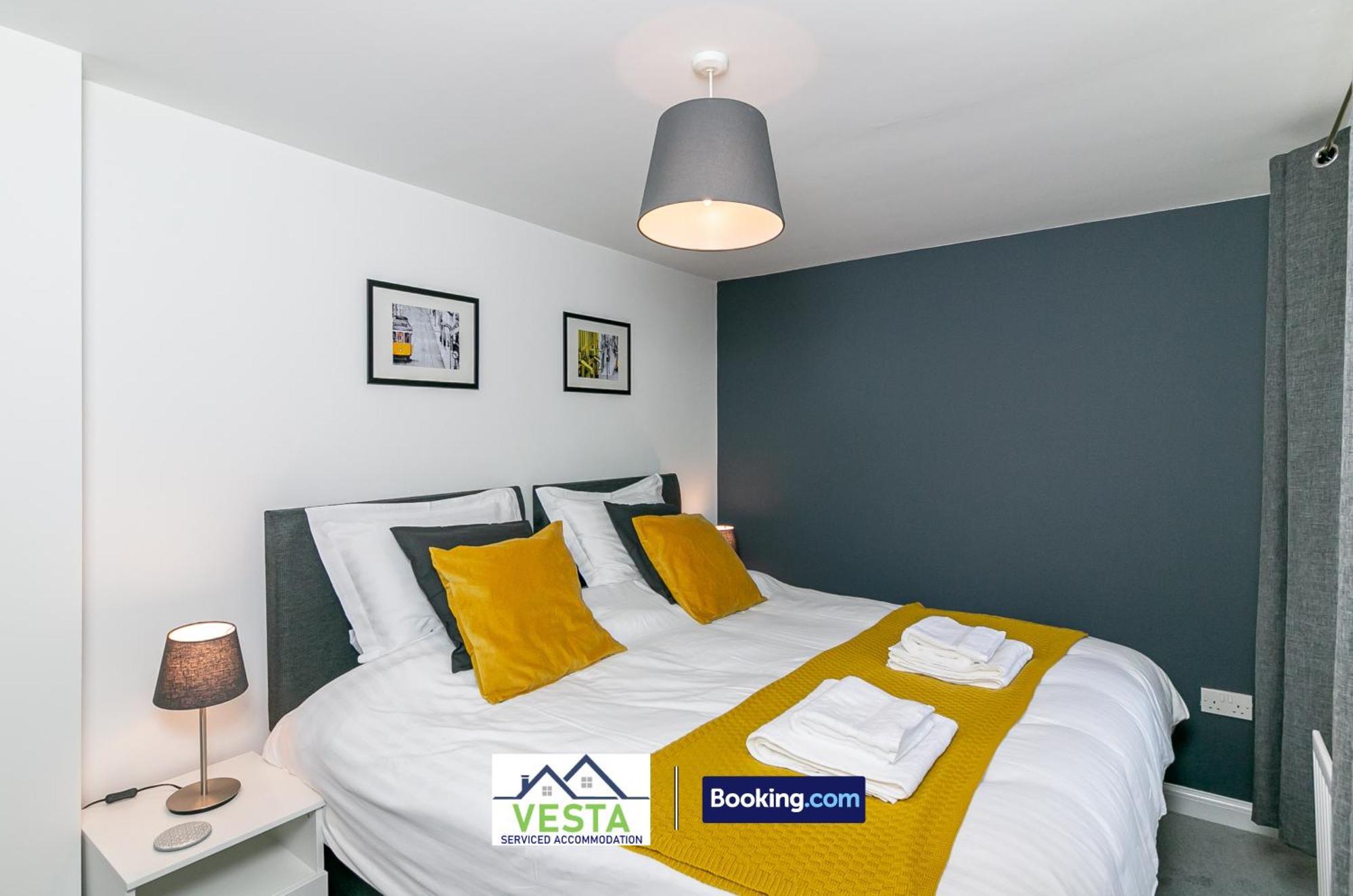 Three Bedroom Apartment By Vesta Serviced Accommodation & Short Lets Hatfield With Free Parking Luaran gambar